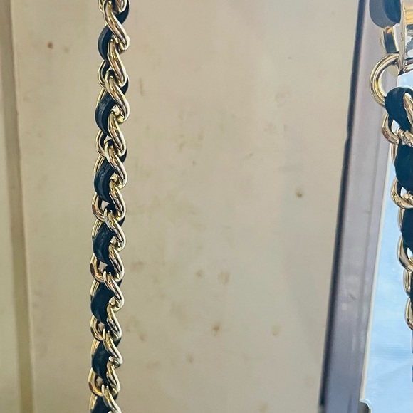 Tory Burch leather handbag - Picture 6 of 13